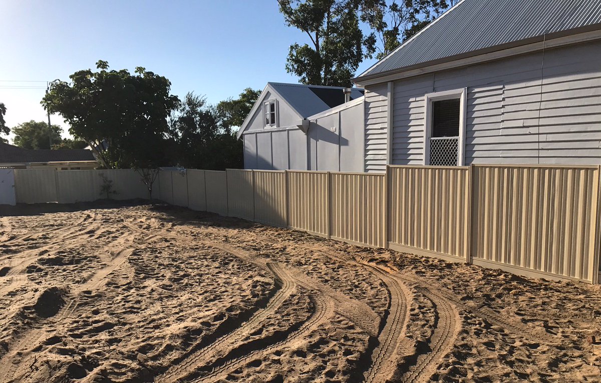 TeamWorkFencing's tweet photo. Professional #Colorbond #fencing in #Perth & #Bunbury? That’s what we do! Some 2017 #Colorbondfencing installations… https://t.co/fTzVwK4XLH