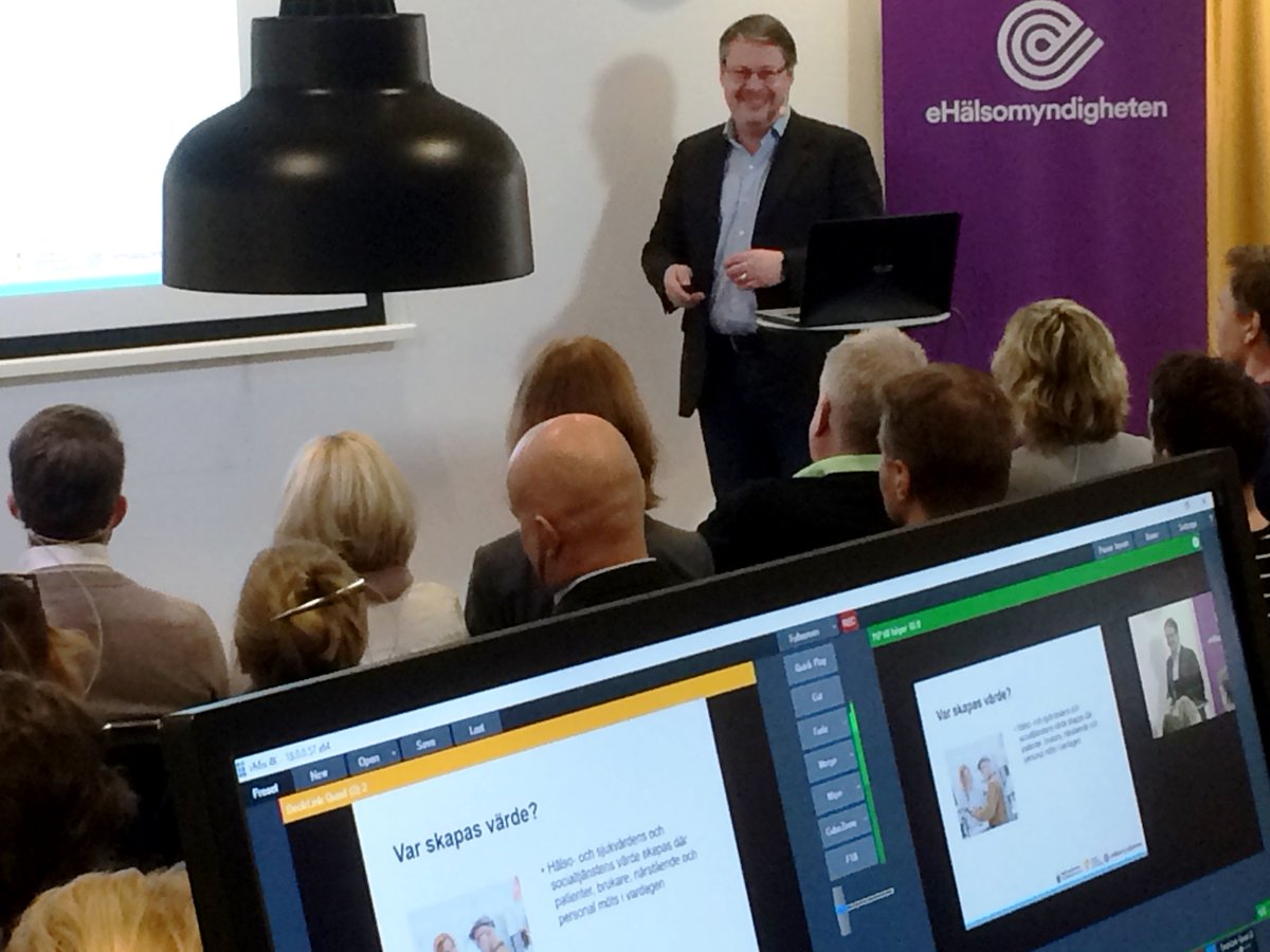 Frukostseminarium på eHälsomyndigheten. Jesper Olsson berättar om det nya samordningskansliet för e-hälsa och om handlingsplanen.