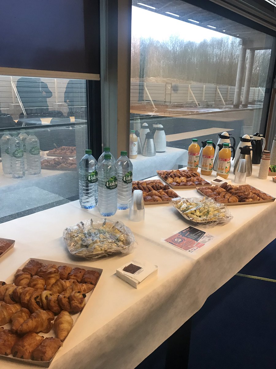 Mastermosupem's tweet photo. Bienvenue au #Mosday #sportmanagement #staps #insertionprofessionnelle https://t.co/Z1Y1jD8K3j