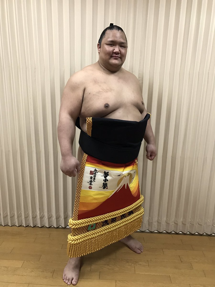 お疲れ様です。もう少しで大阪場所が始まります！ 先日八角大阪後援会