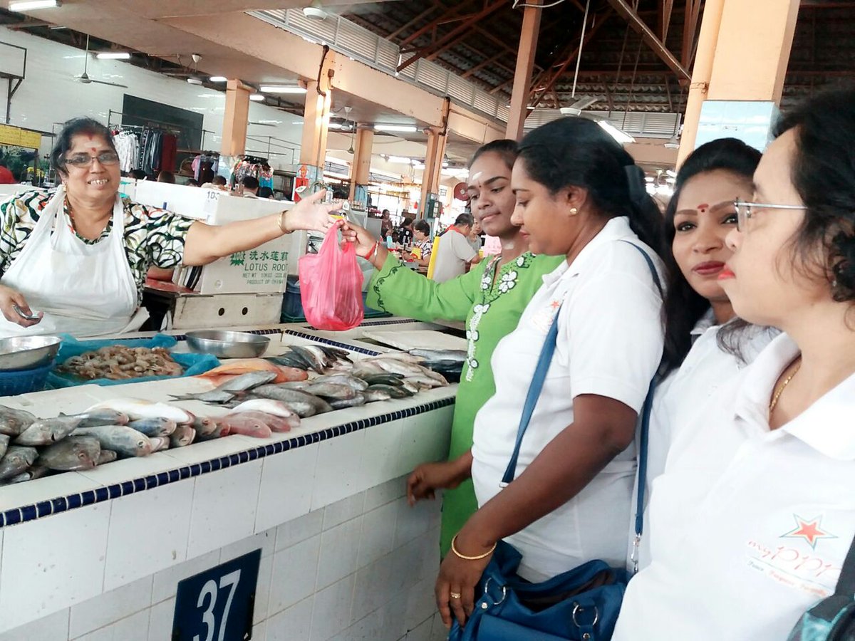 PPPSetiawangsa's tweet photo. #myPPP #P2baM #challenge365myPPP #Day69 Sumbangan Keperluan Harian di Pasar Ayer Panas @m_kayveas @simonsuresh1 @CMalathi1 @barisanasional https://t.co/HzBkUjNuRT