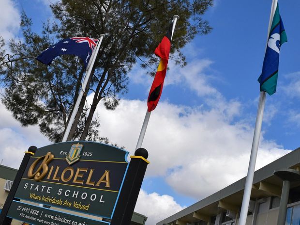 _ctnews's tweet photo. Biloela State School proud to fly indigenous flags - https://t.co/8plU1SLhIR https://t.co/FpmS2cBrfu