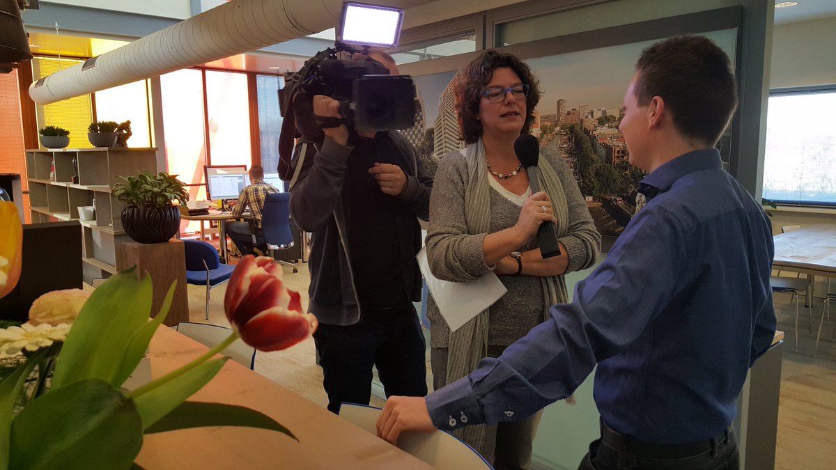 Agium's tweet photo. Mediaworkshop voor #financials met @Mediavrouw #GrenzenVerleggen https://t.co/UiopXHuEgY