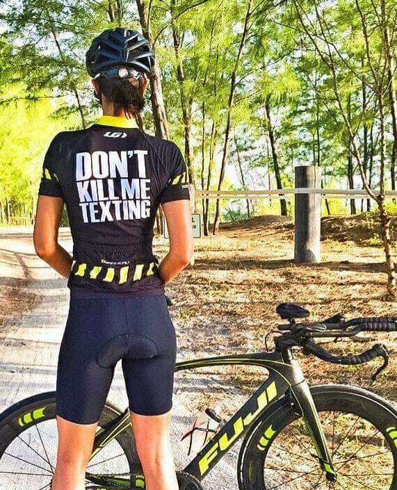 SafeCyclingEire's tweet image. I for one, am fed up with the stream of road users who are glancing down at their laps whilst driving.
#CrotchWarchers