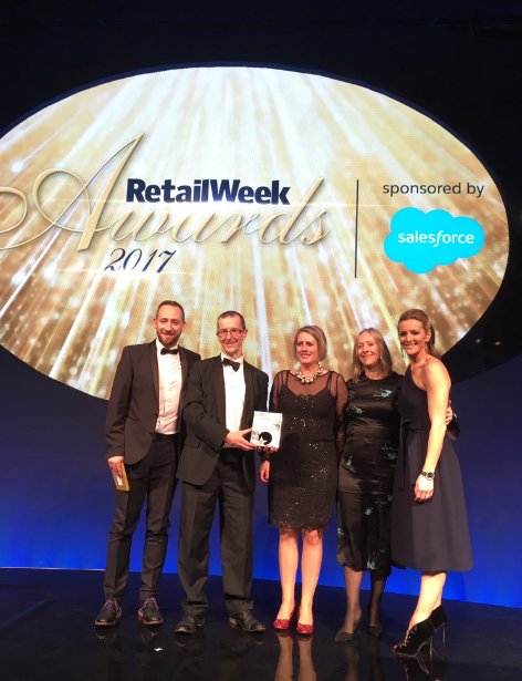 aplx_inc's tweet photo. Had a great night at the #RWAwards17 last night. Well done to @Halfords_uk for winning the @profitrecovered CSR Initiative award! https://t.co/TTtkdVwbvJ