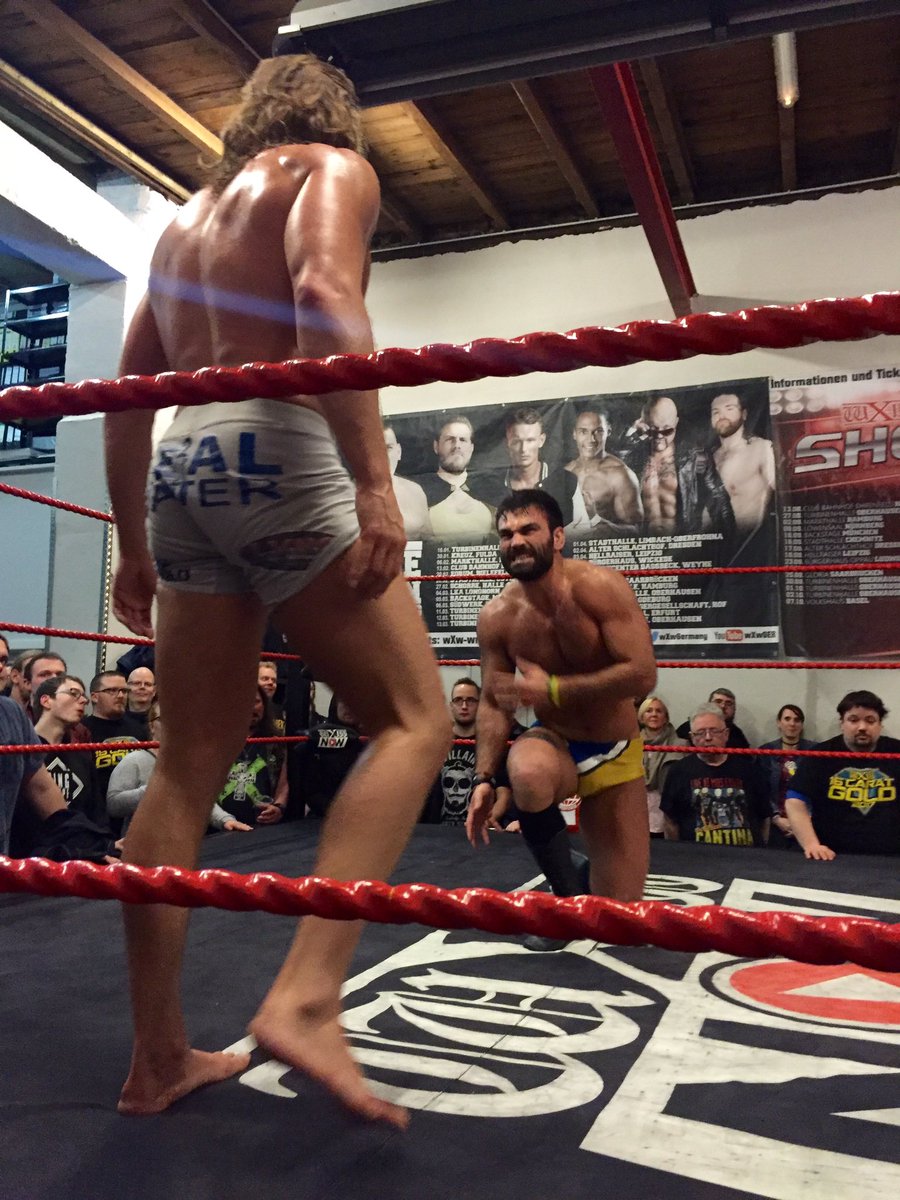 mattmodny's tweet photo. The perfect start for my favourite weekend of the year @TheProductDS @riddletuf7 #wXw16Carat #broduct https://t.co/yqAAUEtbZ7
