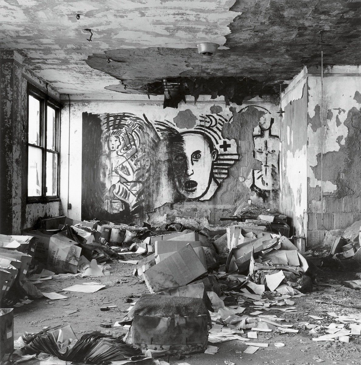 heretikradikal's tweet photo. oneiroi:
la ensoñación modifica el alma, la conforma y la modela;

Mural at Piers
1983 #PeterHujar #MichelFoucault https://t.co/HxshIHyNI0