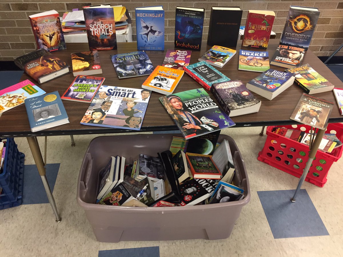 ShaughnessySra's tweet photo. Just a sampling of the donated books and prizes we are giving away for #ReadIn2k17! #cmslegacy #1phasd #MarchIsReadingMonth #literacy https://t.co/OKIoEMlyIl