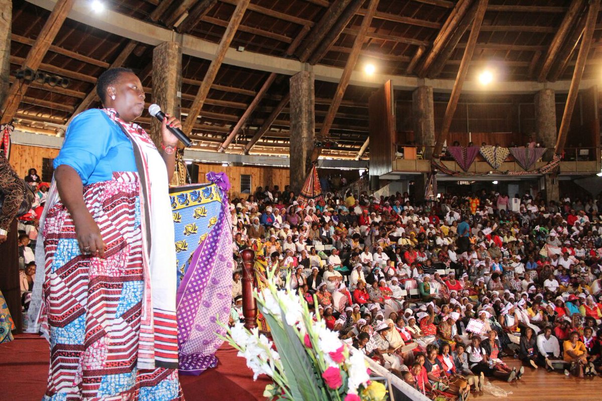 RuthAOdinga's tweet photo. Today I had the pleasure of being among the 4000+ women who converged at Bomas of Kenya for the #NiMama2017 summit.  

Let's support women. https://t.co/RZTk6fEylA