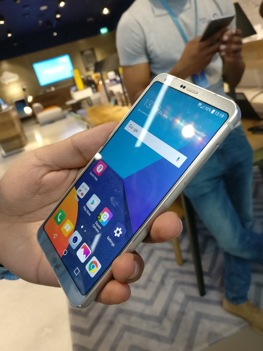 DigiKaye's tweet image. Showcasing the G6 at #o2whitecity . Can't wait for the release. It's absolutely beautiful!