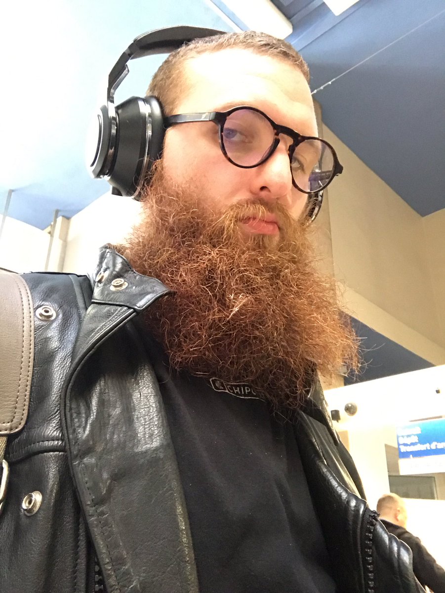 SubCubby92's tweet photo. Unimpressed and in my leather. So done. #done #leathercub #leatherboy #leather #beardforbeard #selfiebeard https://t.co/M7dinZF8Jw