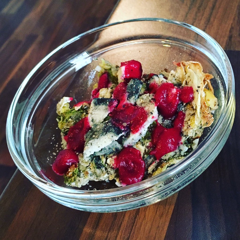 JuicingMum's tweet photo. freezer foraging...#vegan #parsnip #brussels #fennel #cougette hash with @nutcrafteruk #blackash #cashewcheese &amp; @theforagingfox #beetchup https://t.co/ifvMHse0Md