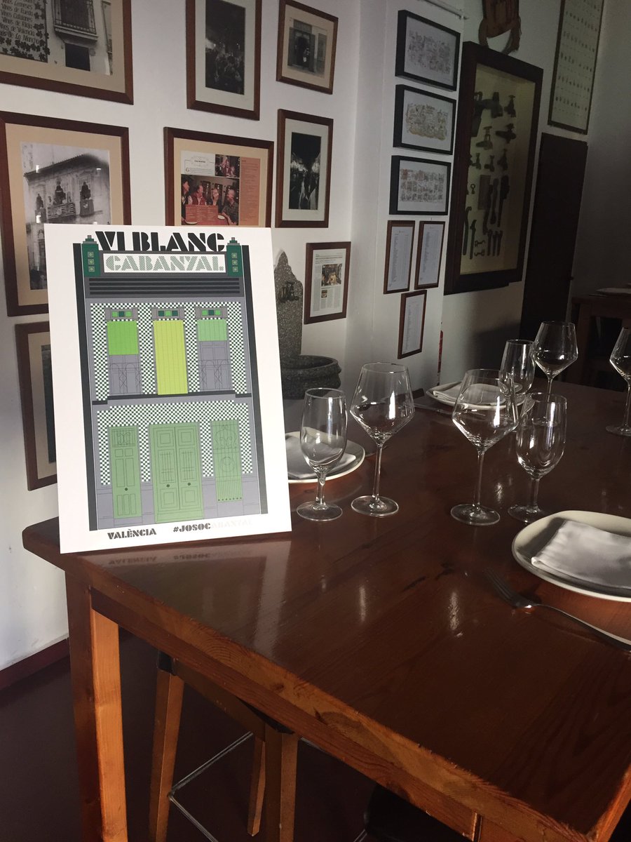 Montando la presentación a los medios de comunicación en Casa Montaña.