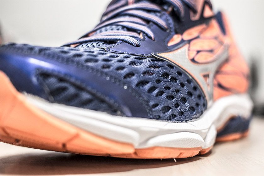 runnea_com's tweet photo. Las #WaveCatalyst2 de @mizunoiberia, entre las mejores #zapatillasderunning para corredores #pronadores https://t.co/rY7JELBj54👟👍👏👏 https://t.co/e8RkPPxW71