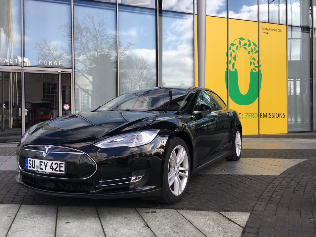 So, der @TeslaMotors ist jetzt auch da! Danke an <a href="/frank_thelen/">Frank Thelen</a> und seinen Kollegen Alex! #bcbn17