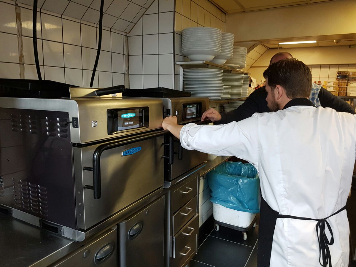 TurboChefBNL's tweet image. #Turbochef opleiding bij topzaak @LudenDenHaag Meer weten: ludendenhaag.nl Meer weten over turbochef turbochef.tv
