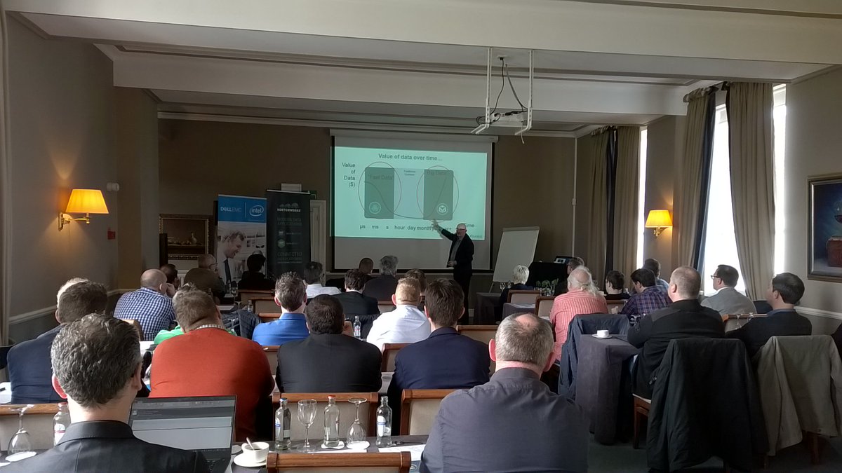 MattiasAtDell's tweet photo. #DellEMC Expert club with @PaulBrookAtDell #Blockchain &amp; AI https://t.co/EpAguhXPbD