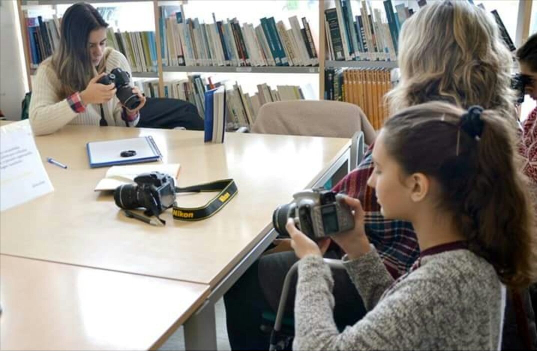 Marzo -  Junio. Curso de Fotografía en #Vigo.  23€. Centro Cultural Valladares. <a href="/AlbertoCostas2/">Alberto Costas</a>  #Cursos m.facebook.com/alberto.costas…