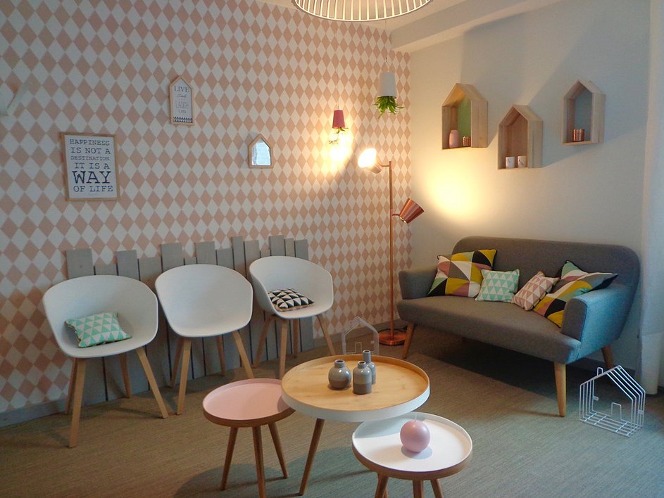 we_startitup's tweet photo. Coup de <3 pour Caroline Chéron, décoratrice d'intérieur à Luxembourg. Interview à découvrir en exclusivité ! https://t.co/aOAvRXfcpo https://t.co/NFfgJCWjOn