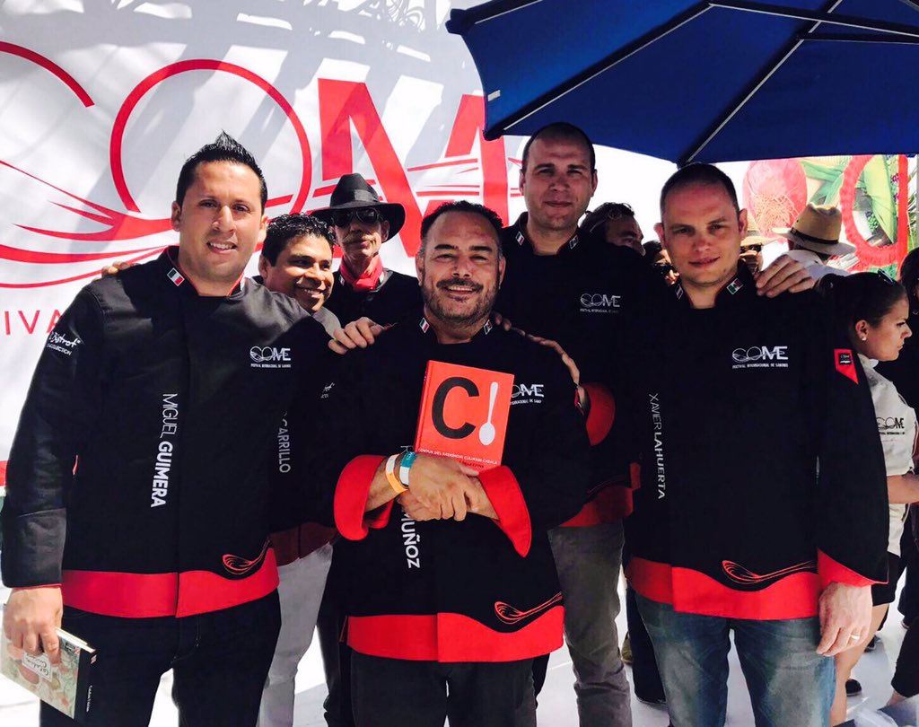 cuinacatalana's tweet photo. #MiguelGuimerá i @LahuertaXavier, ambaixadors de la #cuinacatalana a #Mèxic. https://t.co/Mb30EVUzQK @COMEfest @ANTADMx @alimentariamx https://t.co/nhY7n9FJfL