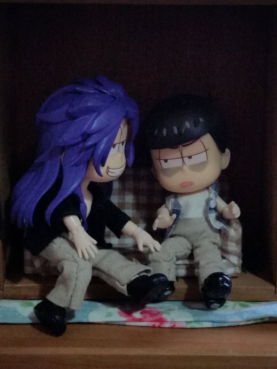 アメ猫 ねんどろいど 一松 カラ松 壱とヒラ ねぇねぇカラ松さーん す Stopだ壱君 ち 近い カラ松さん 照れてる ｷﾋﾋ 壱君が上半身裸なのはまだ服を作ってないからです 裸族なわけではないのです 多分 おそ松さんのオビツろいど