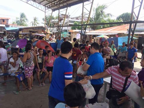 Kokonograles's tweet photo. Distributed Food Packs to the 43 families affected  after Incident of Fire in Barangay 76-A, Bucana. https://t.co/bTaJCtaWEd