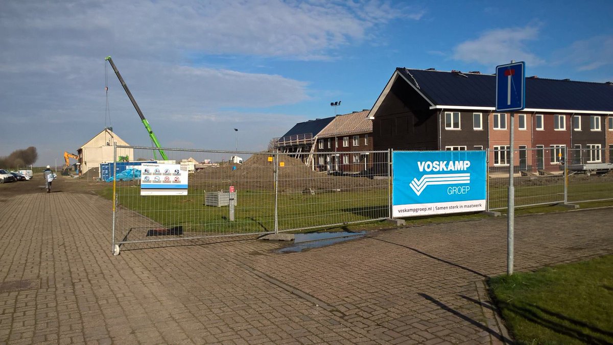 RoeloffzenPeter's tweet photo. Hier mogen wij @voskampgroep ook onze bijdrage leveren aan een mooi project en concept van @MorgenWonen #goes #bouwenin1dag https://t.co/yAb5FfcZ5c
