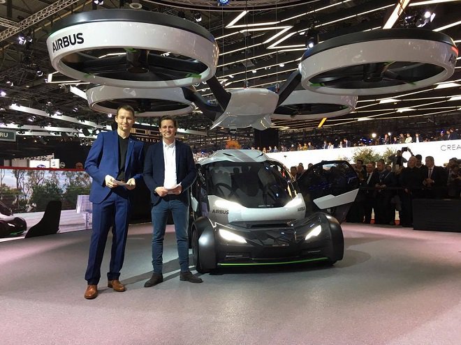 _k1fo_'s tweet photo. #Airbus présente sa voiture volante #PopUp https://t.co/nii8LScjQC #PopUp2017 #airbusgetafeplant #AirFrance #futuris #car #uber #Boeing https://t.co/hYwszoB6RK