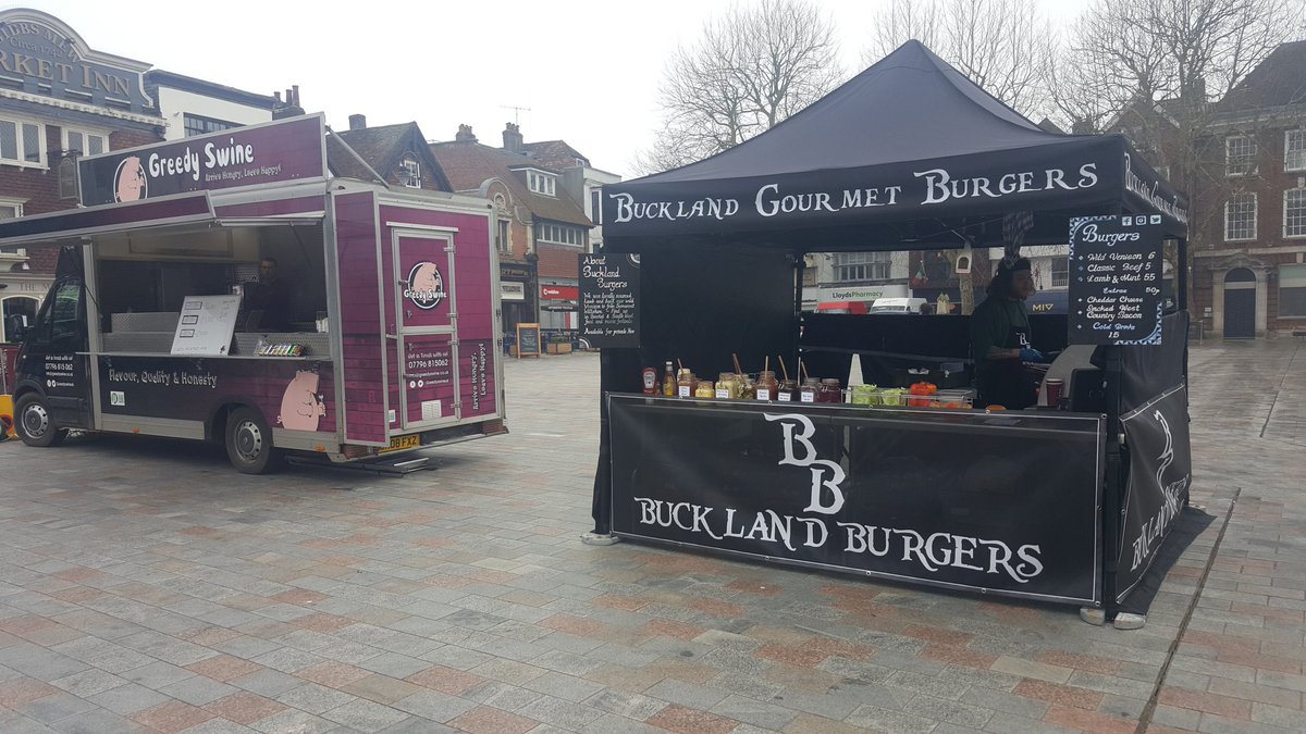 #salisbury Foodie Friday with our neighbours <a href="/Greedyswineuk/">Greedy swine</a> #streetfood   #burgers