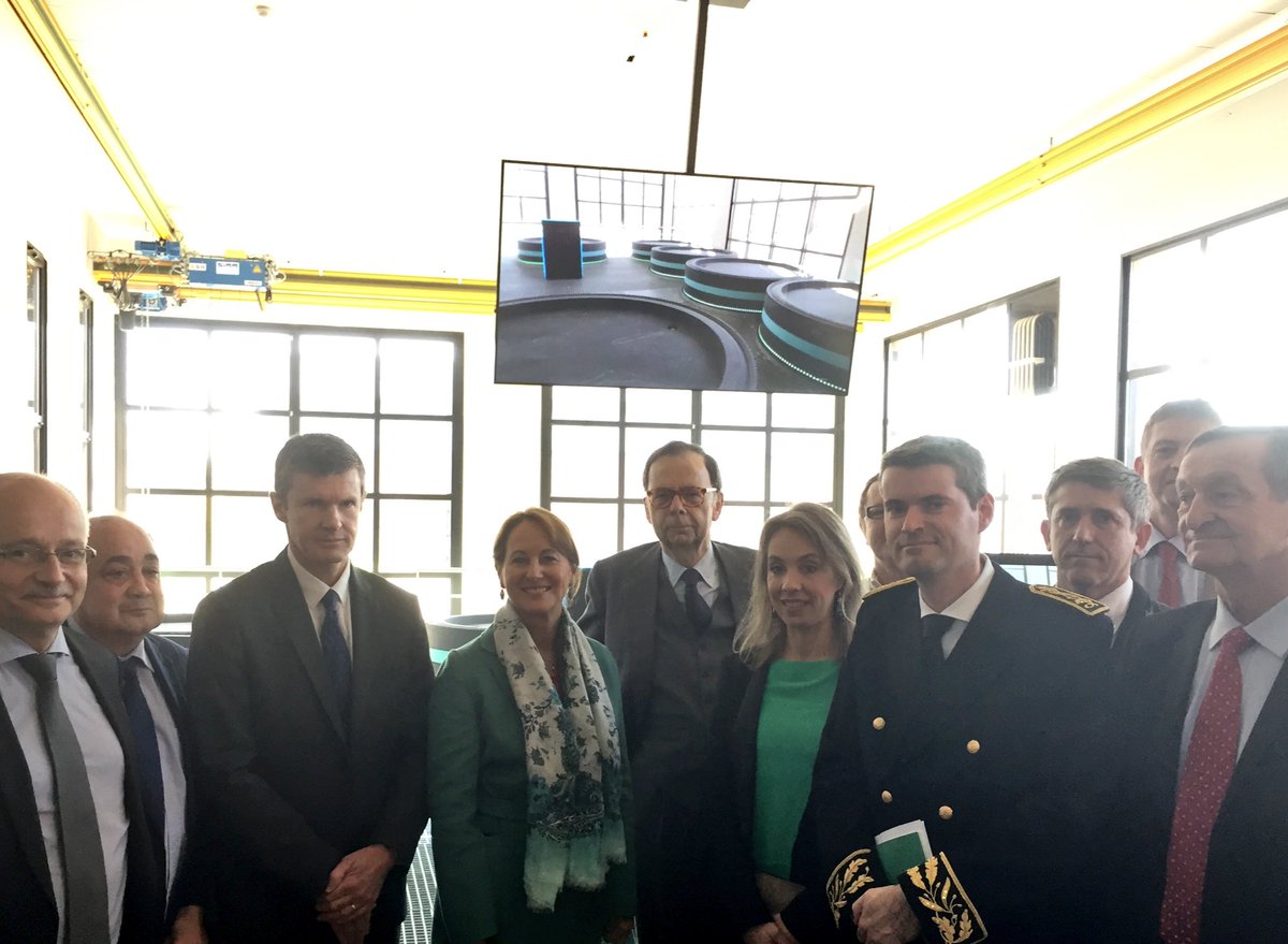 RoyalSegolene's tweet photo. Smart ZAE : stockage d'énergie haute performance : 100kWh sur volants d'inertie #TransitionÉnergétique. La 🇫🇷 à la pointe de l'innovation https://t.co/hn2Vvl1z8e