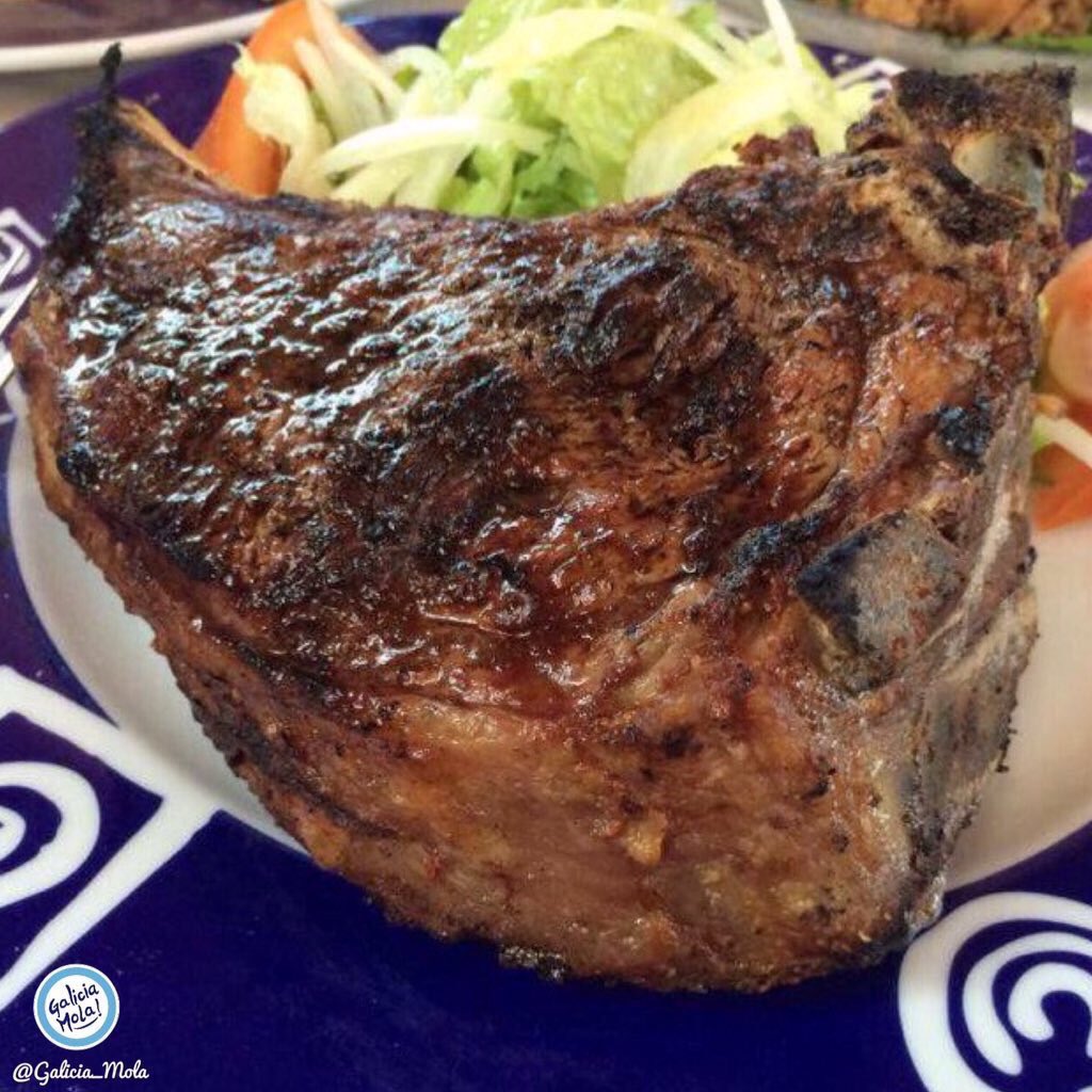 Galicia_Mola's tweet photo. Este chuletón de #TerneraGallega es ninguna broma 😂😂😂

¿Crees que podrías con el? 😋😋😋

#Galicia #GaliciaMola https://t.co/1q7UHFNT29