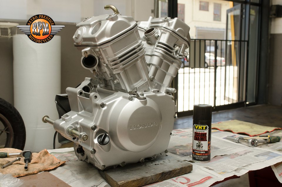 Retro_Prestige's tweet photo. Legendary XRV looking mint again after prep &amp; paint with VHT Engine Enamel.#service #motorcycle #maintenance #caferacer #CapeTown #VHTPaint https://t.co/OSszSYgWry