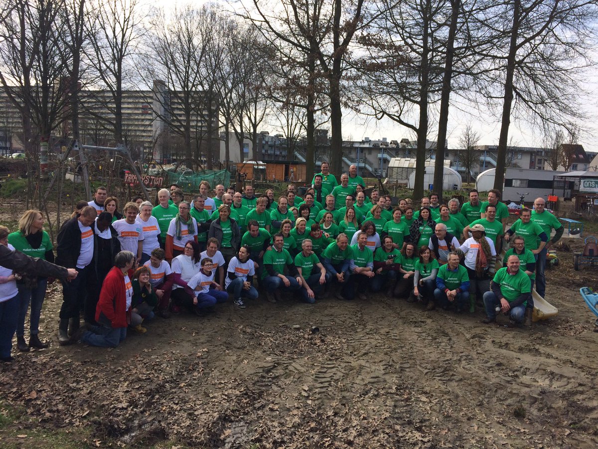 Super goeie vrijwilligers in Buurttuin Breda! #NLdoet @OranjeFonds