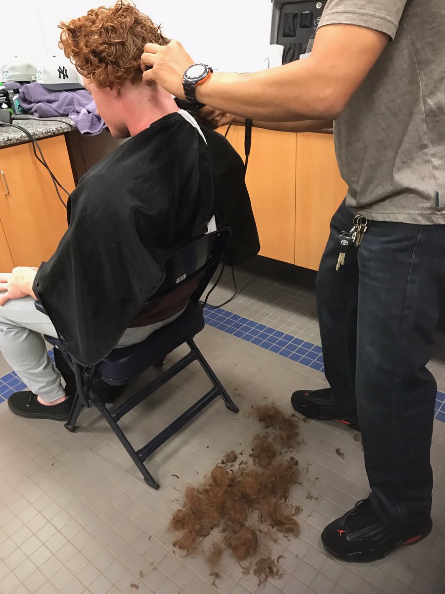 YankeesPR's tweet image. Good morning, @Yankees fans. The Yankees barbershop is open for business...first customer, @clintfrazier.