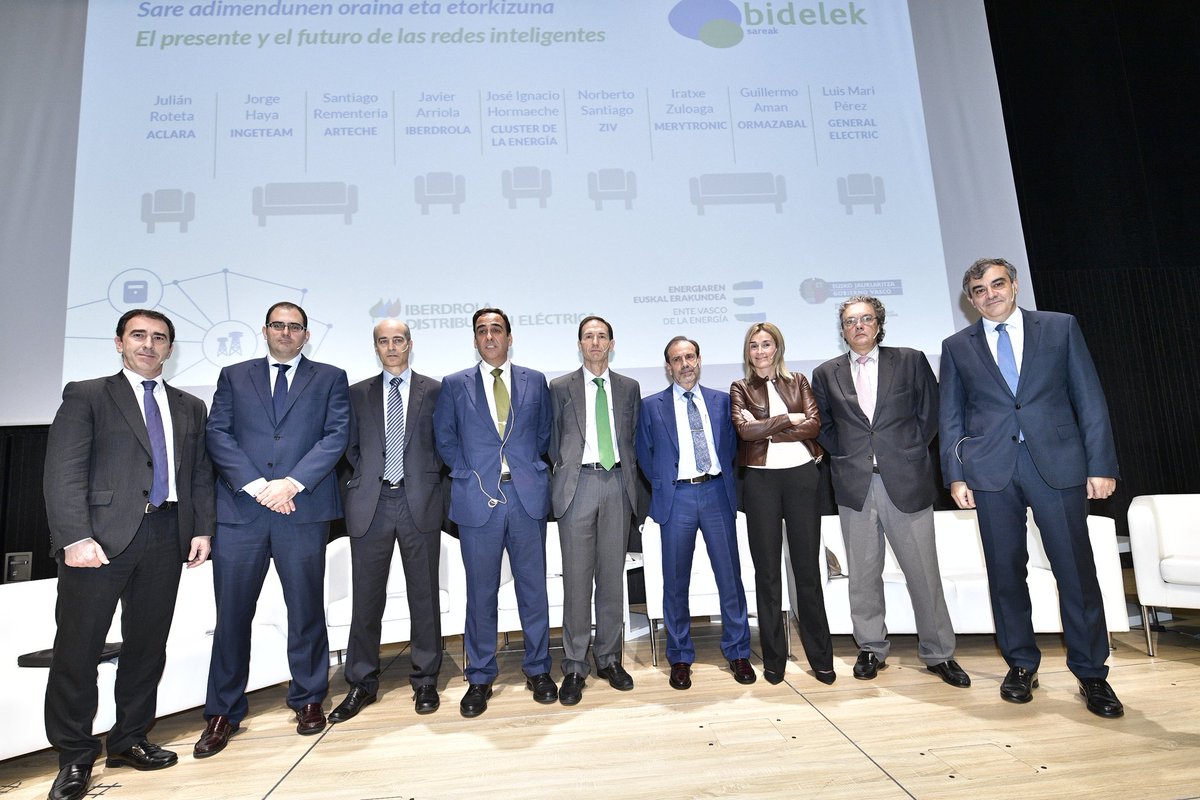 industriaEUS's tweet photo. Sare elektriko adimendunetan Euskadi liderra izatea ekarri duen #BIDELEK egitasmoaz balantzea. 60M€ inbertitu dira https://t.co/DxvkXSR9aS https://t.co/VAu1xrA8rp