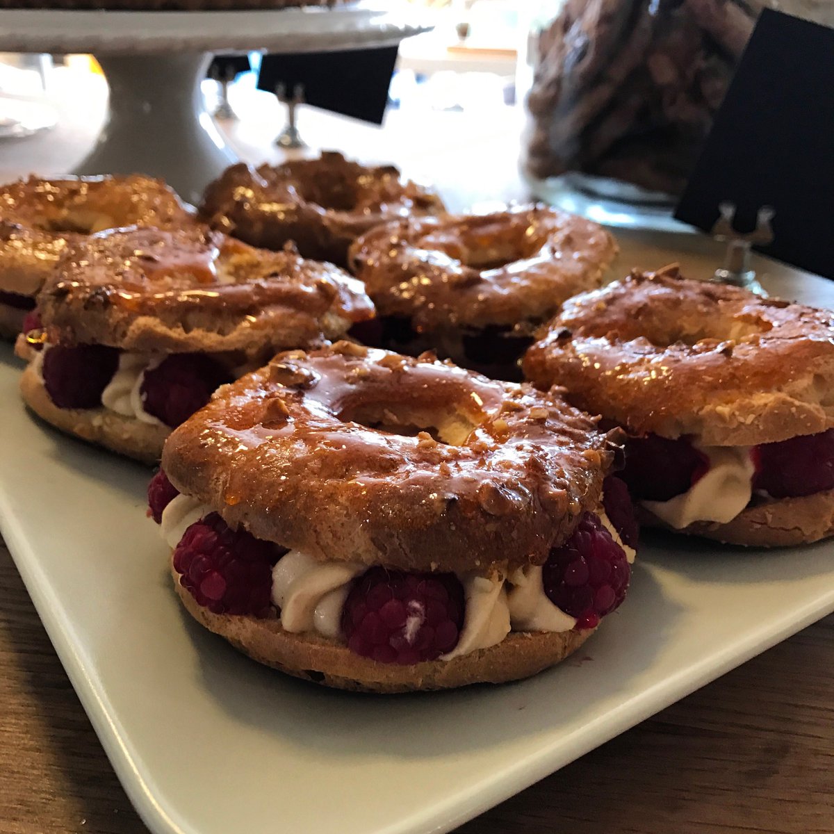 grazeonthegreen's tweet photo. The Paris-Brest, created for the Paris-Brest-Paris race in 1910 became popular with 🚴🏻‍♀️ for its kcal - perfect for tackling #chimneybank! https://t.co/mRVgxYRsCr