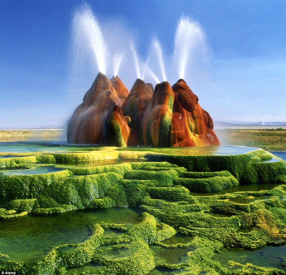 WoooTrip's tweet photo. #MagicPlacesToVisit: Fly Geyser, #Nevada #travel #traveling #traveler #trip #travelblogger #fun #beautiful #destinations #loveit #wanderlust https://t.co/EvGLk53PeV