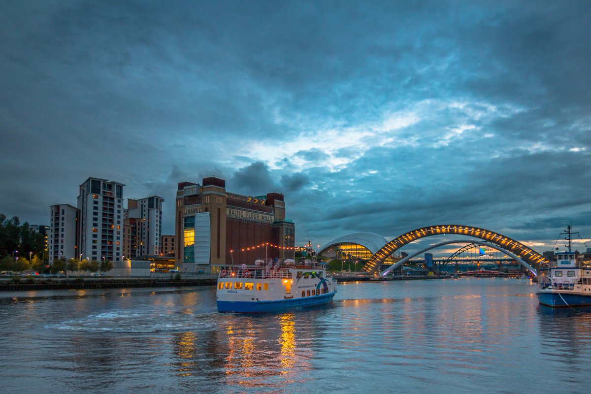 SteveTourism's tweet photo. #FridayFeeling @riverescapes1 @WiganPartyBoat @EnaMillRetail @bodleianlibs @Daishs_Holidays @RibbleValleyRox @MalvernHills_DC @GuildfordTIC https://t.co/knHxUKE1DU
