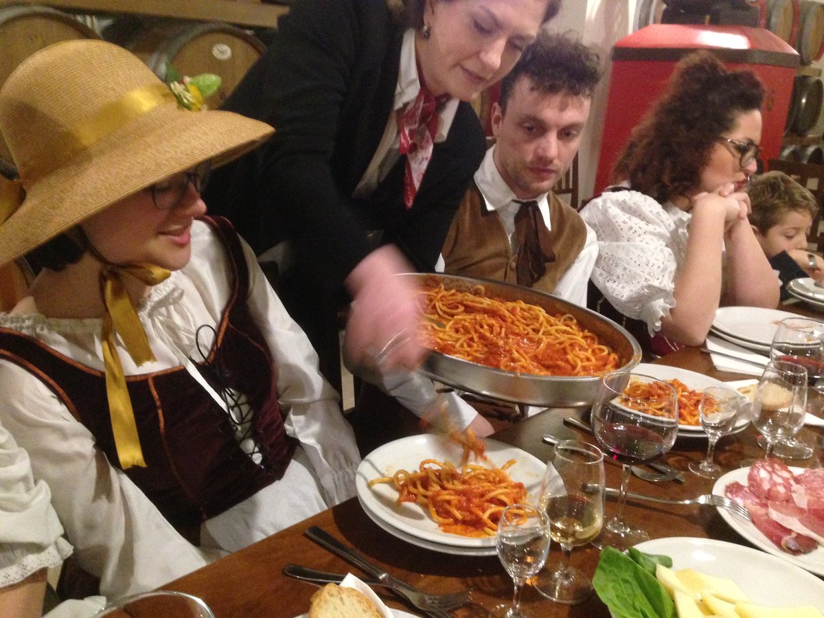 LucignanoFolk's tweet photo. GFL on stage.
#dance #travel #tuscany #happy #folk #lucignanofolk https://t.co/h4zq3MiQoX