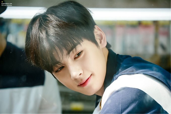 HUGO_PEN_GUIN's tweet photo. ความหล่อของชาอึนอู ทำกูอึนตาม5555
#ชาอึนอู https://t.co/MLZAaw6yYJ