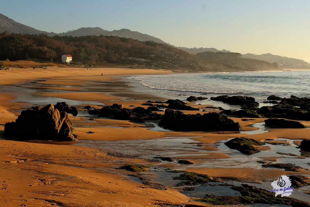 Praia de Castro de Baroña
<a href="/SESEIXA/">Seseixa</a> <a href="/Turgalicia/">Turismo de Galicia</a> <a href="/galifornia/">Galifornia</a> <a href="/secreto_galicia/">secretos de galicia</a>