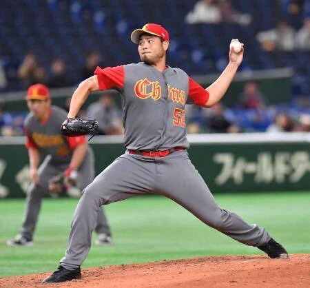 似すぎだろｗWBCの中国の投手が品川庄司の品川そっくりｗｗｗ