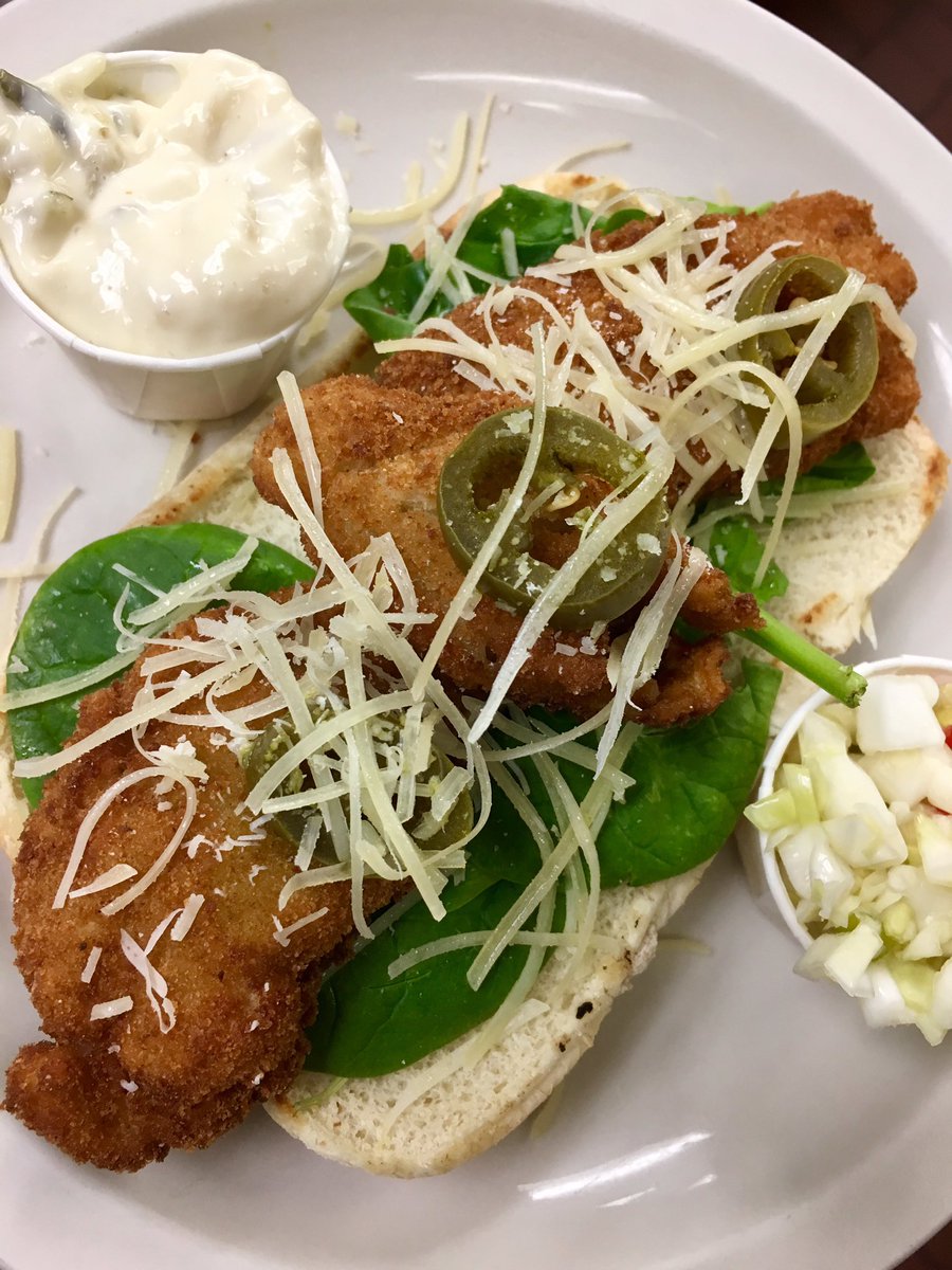 _TheDiningCar's tweet photo. A Lenten favorite is back on Fridays. #Oyster Po'Boy. Served with tartar sauce and pepper hash. #whosyourdiner #dodiners #phillyfoodie https://t.co/USaJBj6vUx