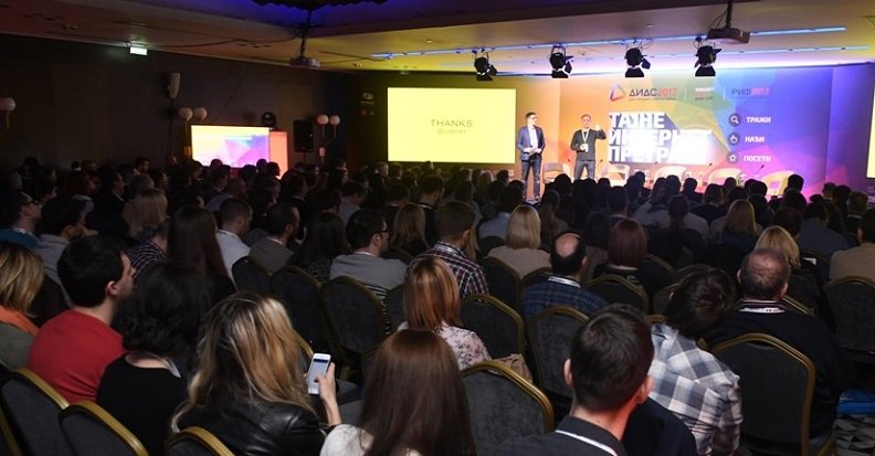 AdvertiserSerb's tweet photo. #DIDS2017 otkrio tajne internet pretraga https://t.co/5AKBOGad7J https://t.co/liJqj3CWyk