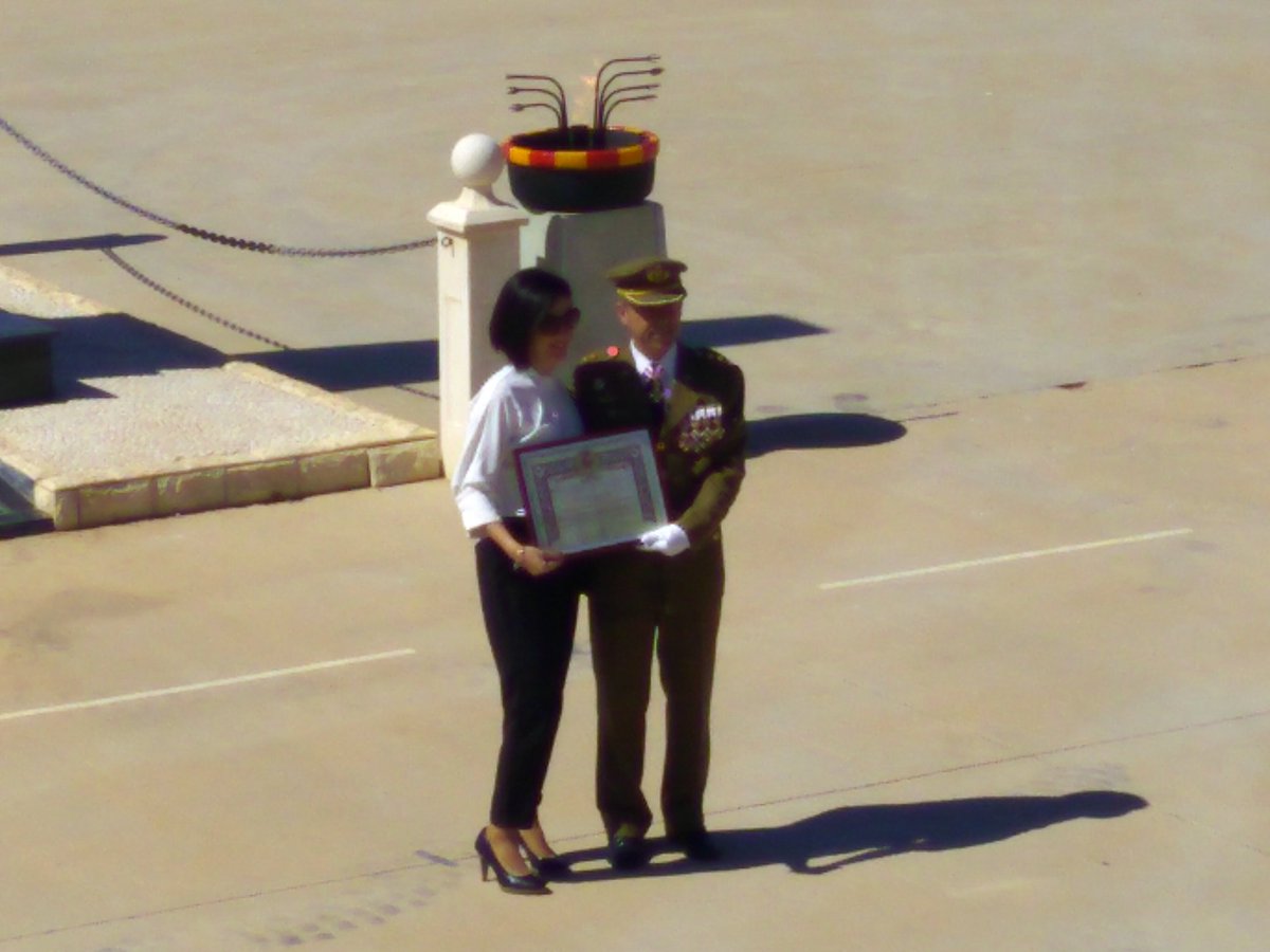 COMGEMEL_ET's tweet photo. Distinciones, Cuadro de Mando distinguido de la #USBAD, Sbte Beltrán, Reconocimiento @IGE_ET @EAzancot , Comendador Honor Vanesa Sandoval. https://t.co/2fBZN5irtD