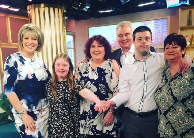 CloserOnline's tweet photo. Did you see the heartwarming #liveproposal on This Morning today? 
https://t.co/PZzgv9kW15 https://t.co/XfFuZUwcYR
