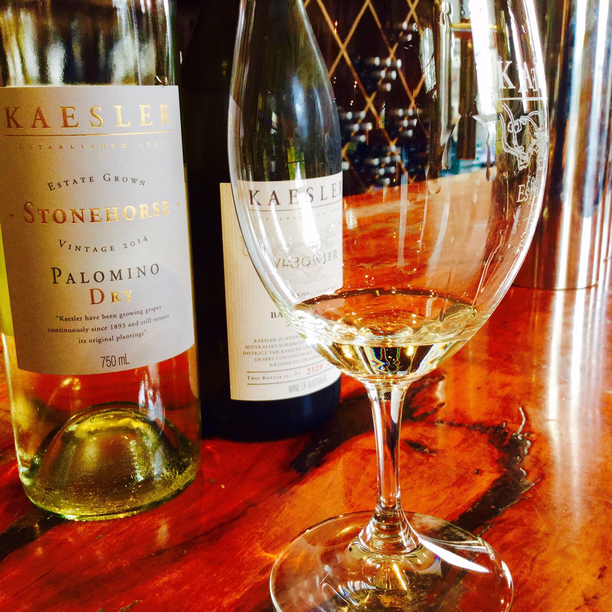 A moment when they should fill the glass up #winetasting #wineoclock <a href="/winewankers/">The Wine Wankers 🍾🤛🎉🥂</a> @Barococo_DD <a href="/DemiCassiani/">Demi Cassiani</a>