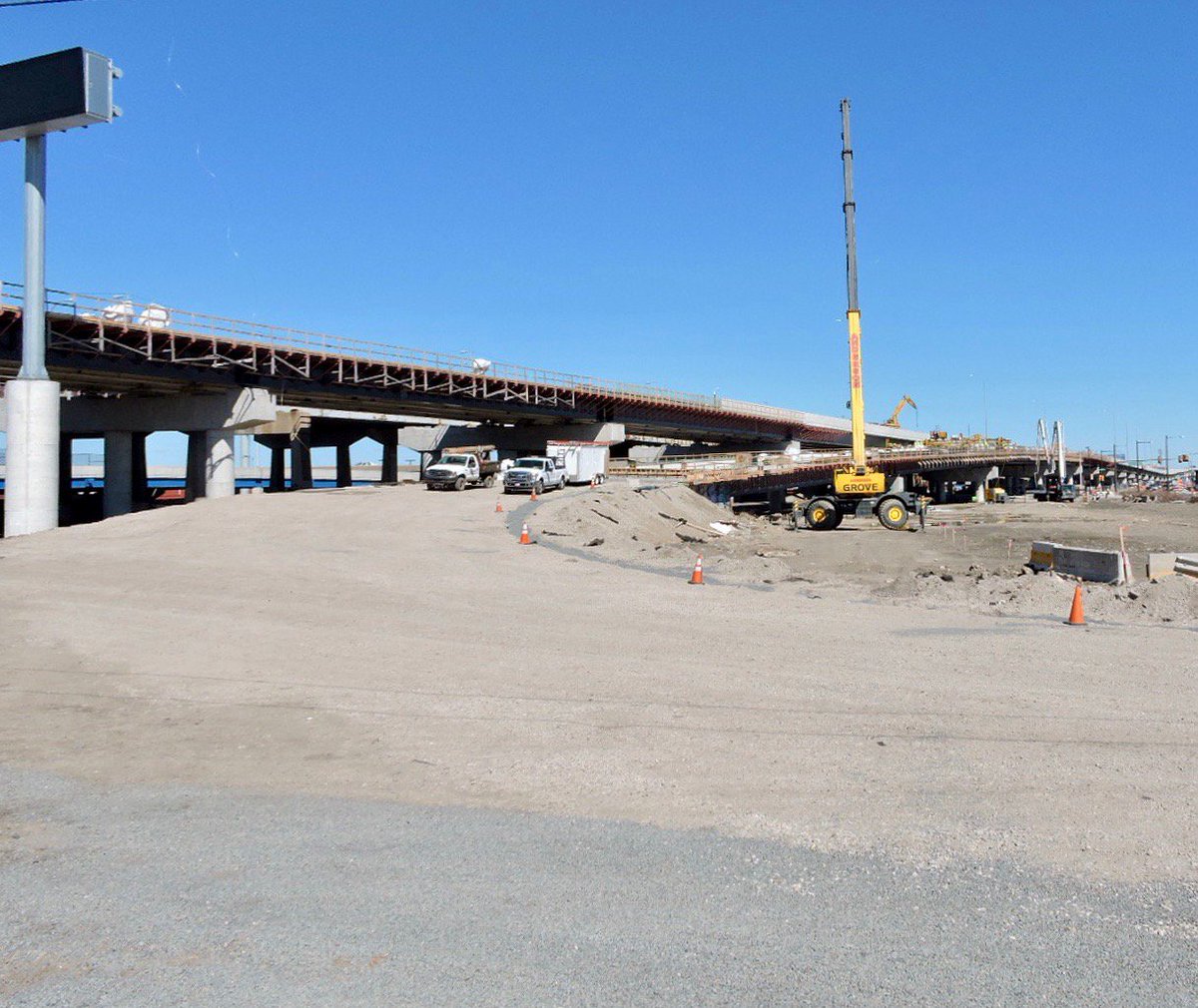 New I95 N Interchange at Girard taking shape. Left: Ramps will empty at new intersection with Richmond St. L:New off-ramp. R: New NB on-ramp