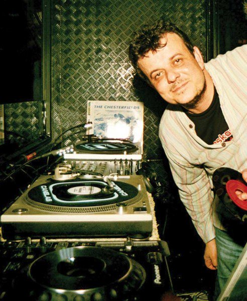 REVISTAUALA's tweet photo. Sesión destacada para este sábado de #charliefaber de @radio3_rne en #breakbeat​ @Elx_Elche https://t.co/Ls4cd7uakO https://t.co/2tHXotJwxP