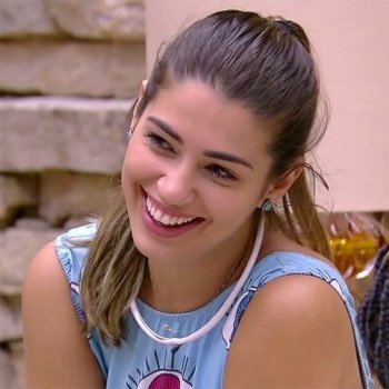 NossaBuguei's tweet photo. Pra quem você torce ? #RedeBBB

Vivian - RT
Emilly - FAV

#BBBMANIPULADO #BBB17 
  #VergonhaPatrocinarBBB https://t.co/mqNzD1AQav